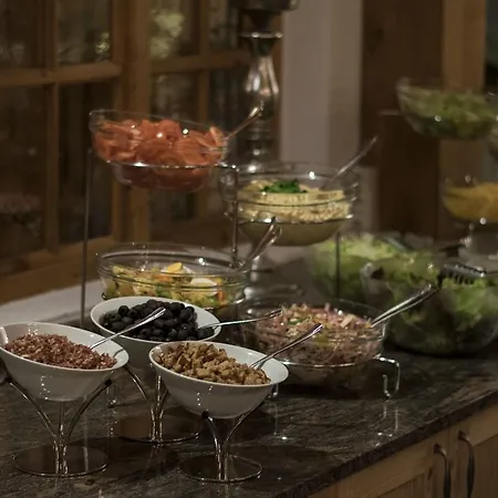 ホテル Karl Schranz