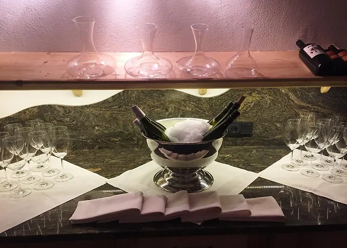 Karl Schranz ホテル サンクト・アントン・アム・アールベルク