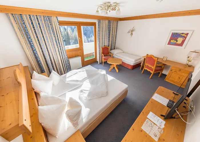 Karl Schranz ホテル サンクト・アントン・アム・アールベルク